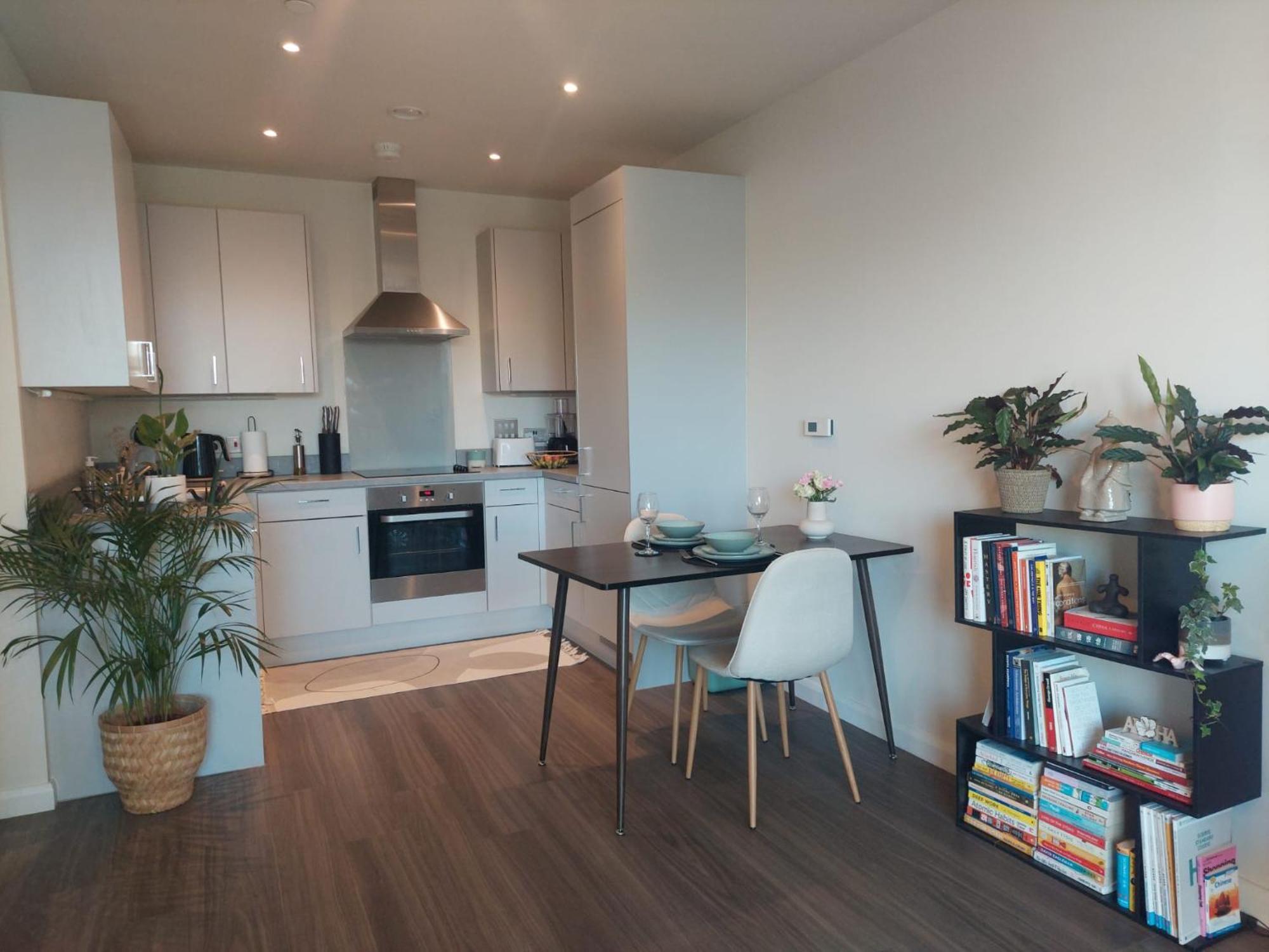 Modern Flat Close To Heathrow Airport & London Hayes (Greater London)